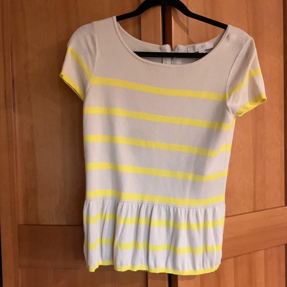 LOFT Sz M short sleeve sweater